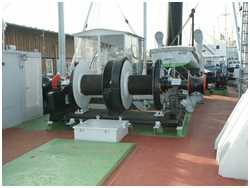 gro&szlig;e Arbeitswinde (Hebeschiff 1. Mai)