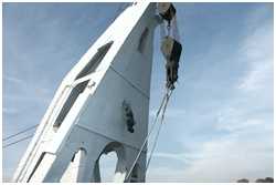 Hebekran (Hebeschiff 1. Mai)