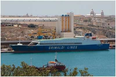 Ro-Pax-Frachtschiff Eurocargo Napoli