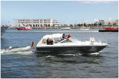 Glastron Riviera V-310