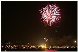 Sailors Feuerwerk zur Hanse Sail 2002