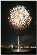Sailors Feuerwerk zur Hanse Sail 2002