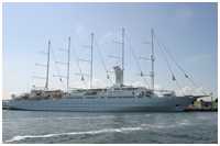 Fünfmast-Stagsegelschoner Wind Surf